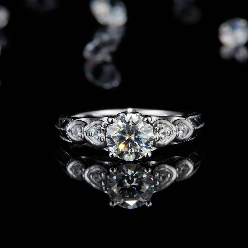 单头Women's RingS925银镀白金定制选款主石Moissanite1.0ct/副石高碳钻