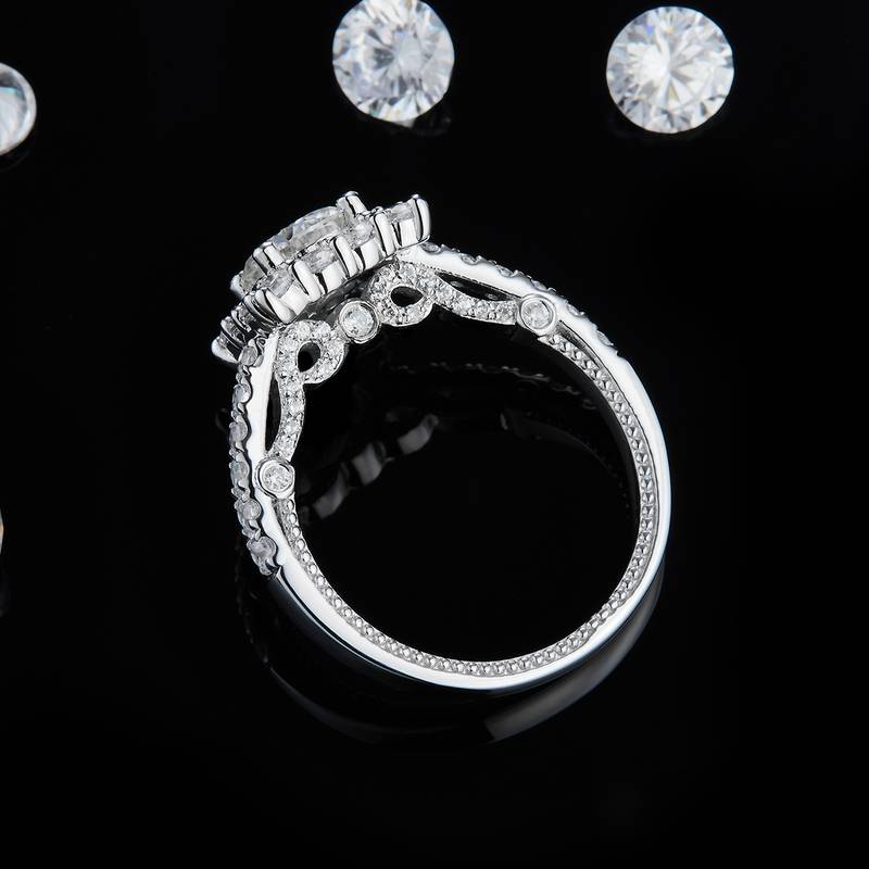 方包女戒S925银镀白金定制选款主石莫桑钻1.0ct/副石高碳钻