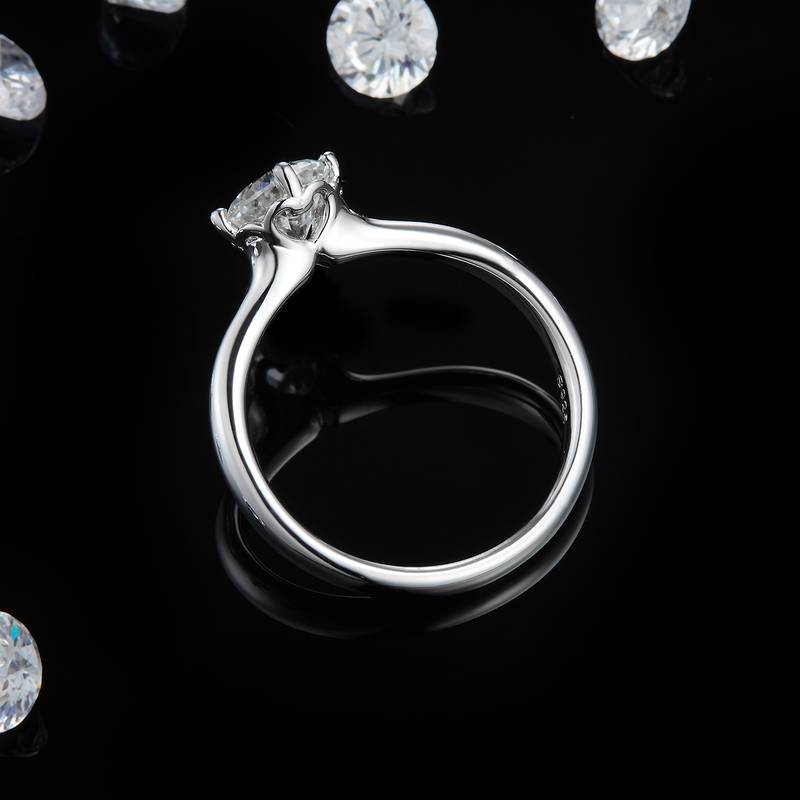 Love Four Claw Women's Ring S925 Silver Plated Platinum Customized Main Stone Moissanite Diamond 1.0ct