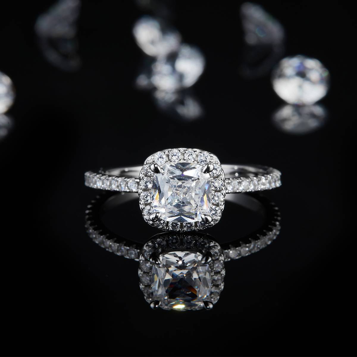 枕形圆包女戒S925银镀白金定制选款主石莫桑钻1.0ct/副石高碳钻