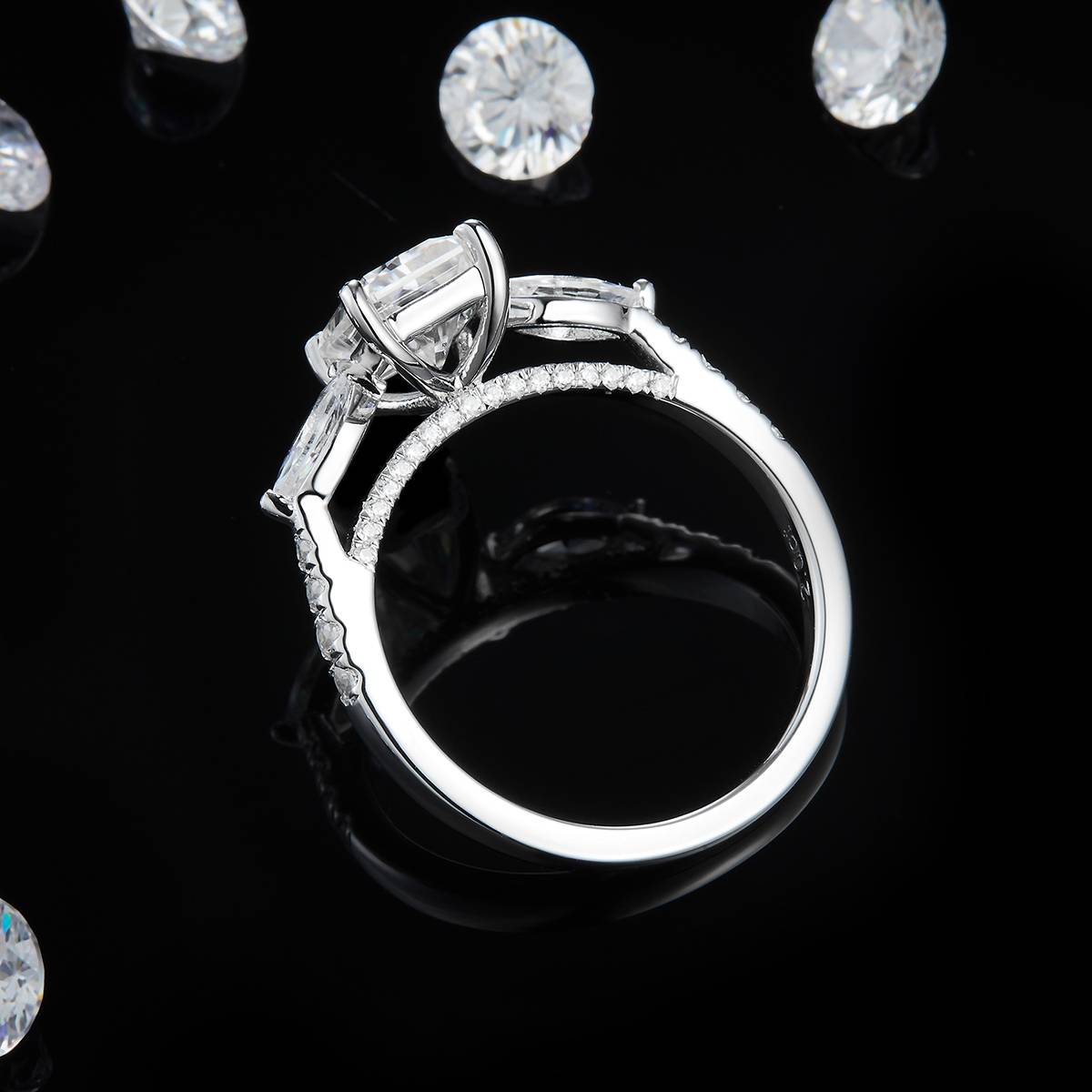 三石款雷迪恩女戒S925银镀白金定制选款主石莫桑钻2.0ct/副石高碳钻