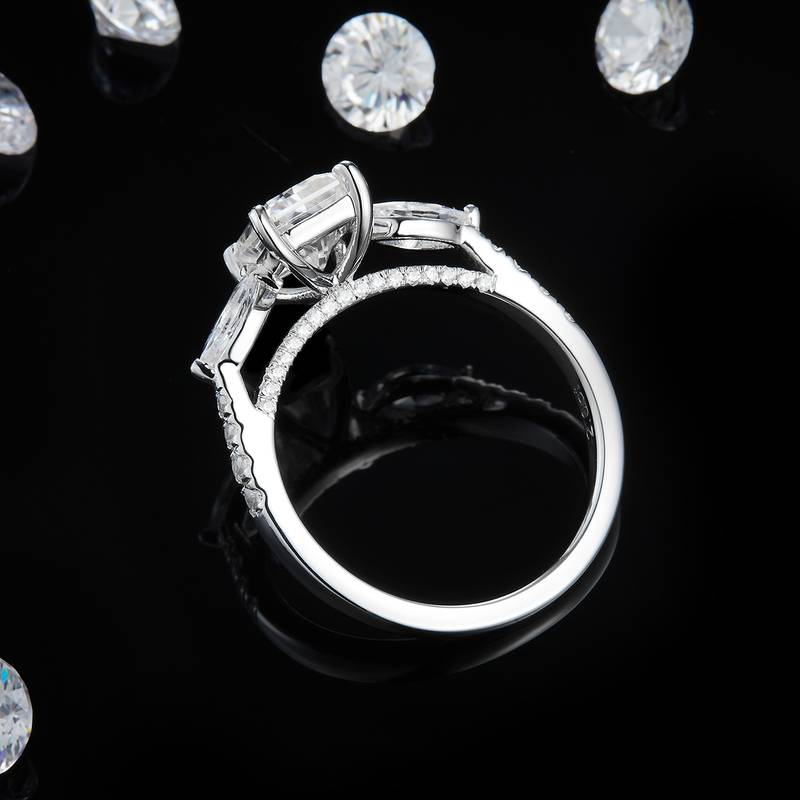 三石款雷迪恩Women's RingS925银镀白金定制选款主石Moissanite2.0ct/副石高碳钻