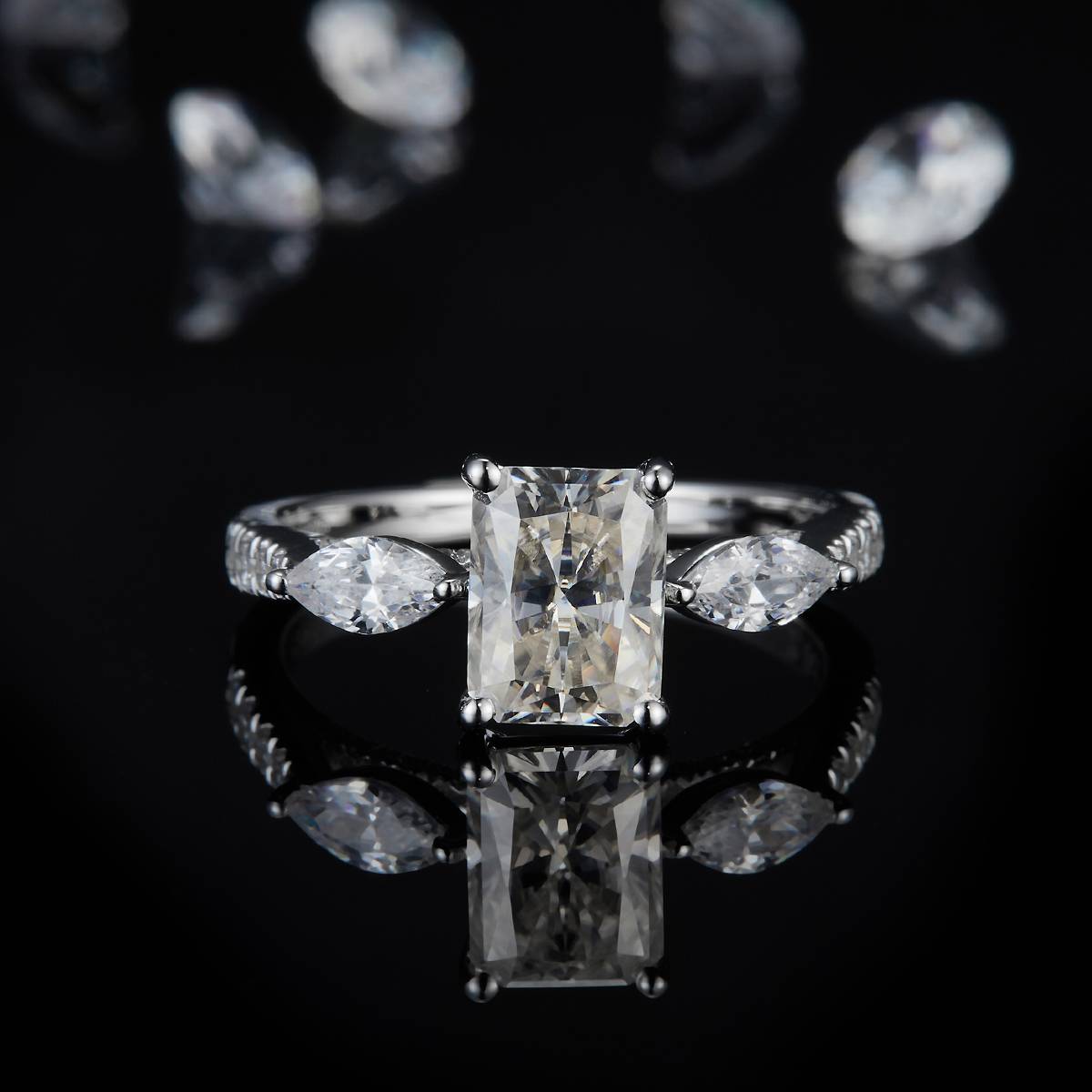 三石款雷迪恩女戒S925银镀白金定制选款主石莫桑钻2.0ct/副石高碳钻