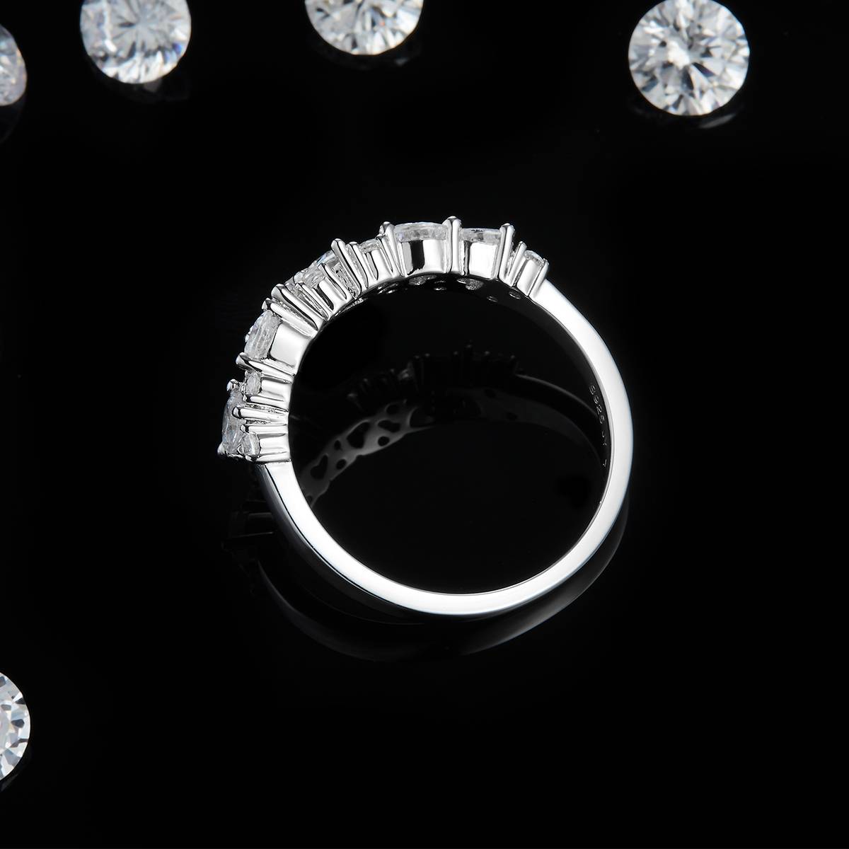 S925 Silver Plated Platinum Women's Ring Customized Selection with Counter Stone Moissanite Diamond 0.75ct