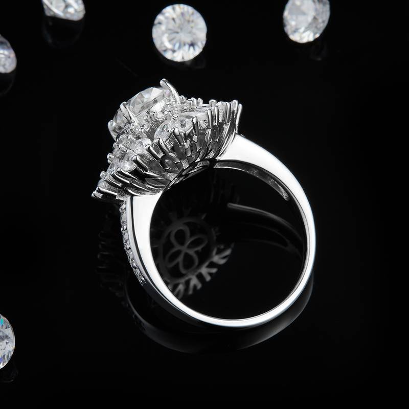 豪华蛋形女戒S925银镀白金定制选款主石莫桑钻3.0ct/副石高碳钻