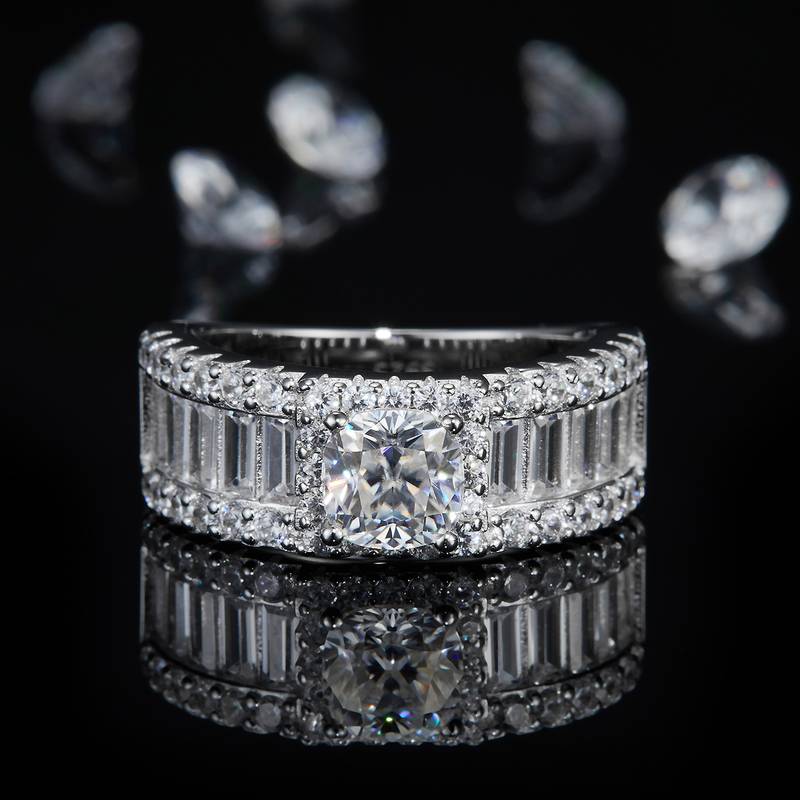 豪华枕形Women's RingS925银镀白金定制选款主石Moissanite1.0ct/副石高碳钻