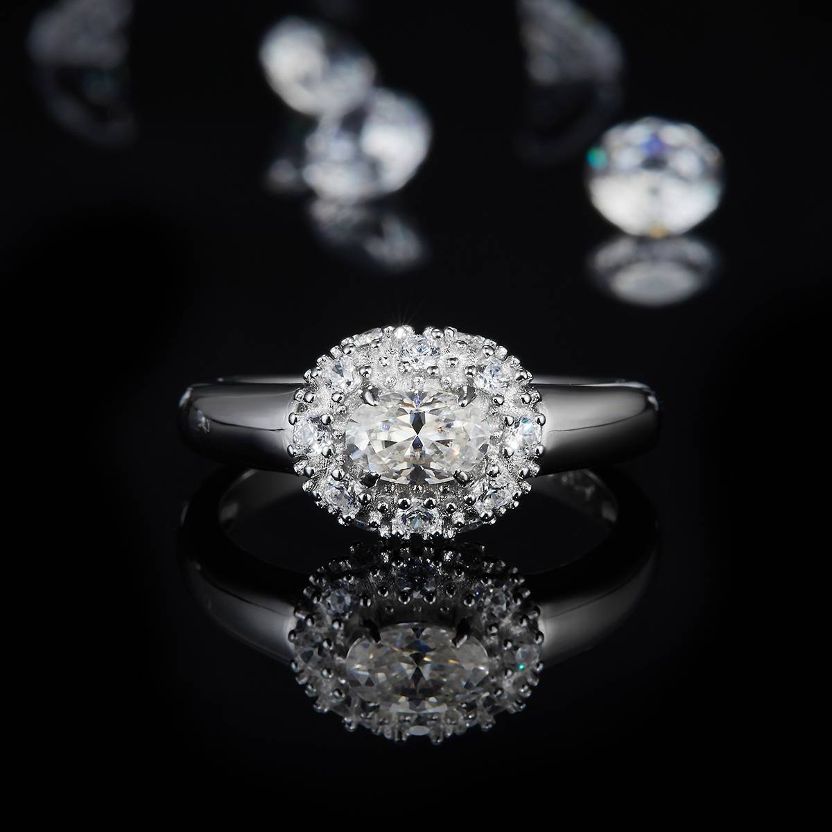 轻奢蛋形女戒S925银镀白金定制选款主石莫桑钻0.5ct/副石高碳钻
