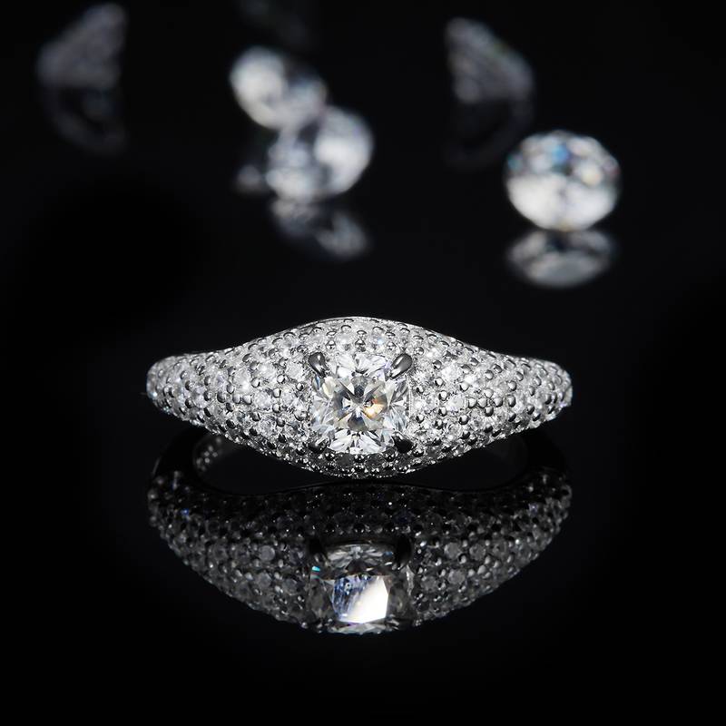 豪华满钻枕形Women's RingS925银镀白金定制选款主石Moissanite0.6ct/副石高碳钻