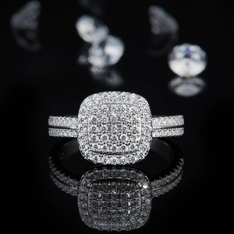 简约Women's RingS925银镀白金定制选款副石Moissanite0.61ct