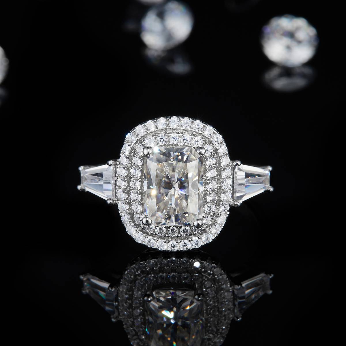豪华枕形女戒S925银镀白金定制选款莫桑钻2.0ct/副石高碳钻