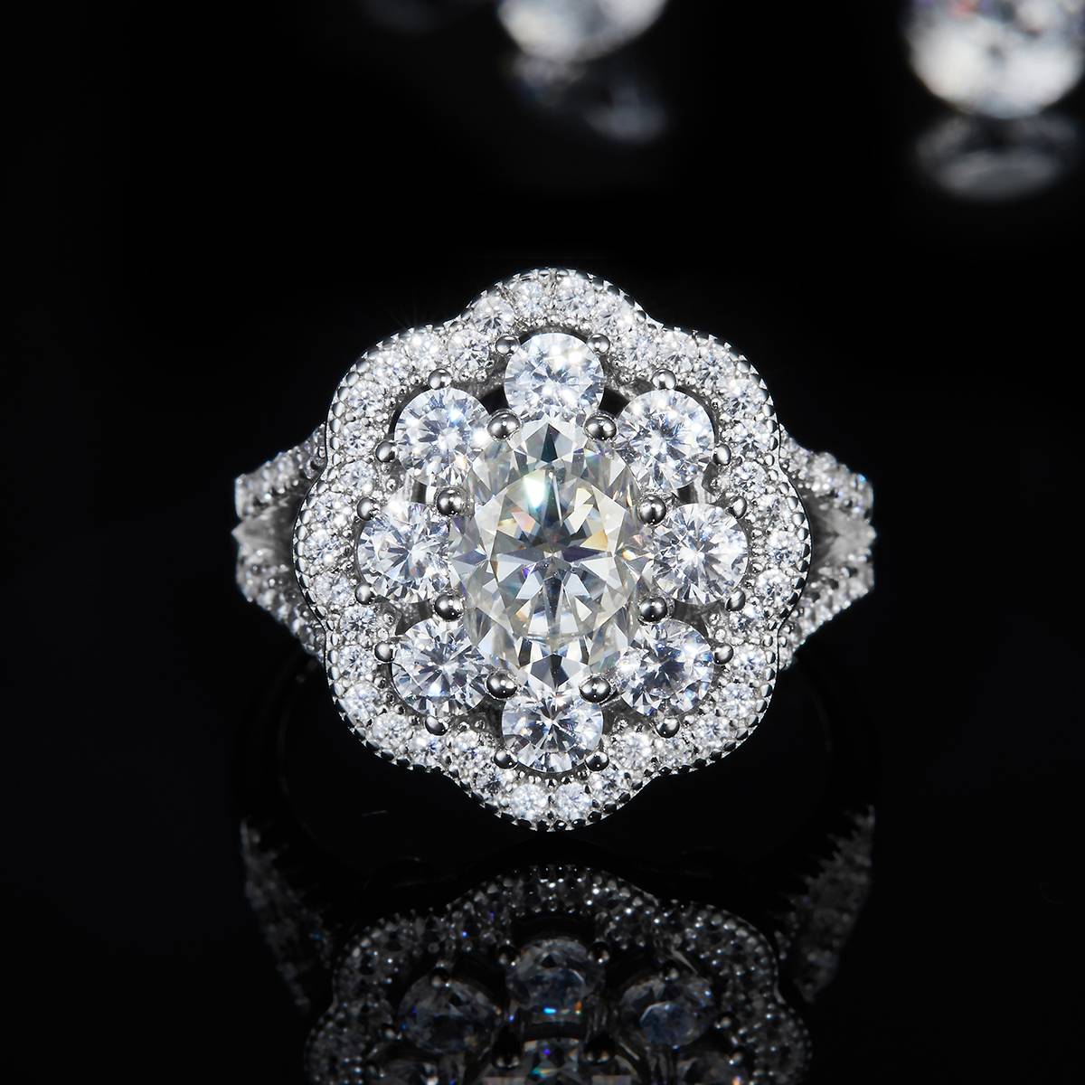 满钻围镶蛋形S925银镀白金女戒定制选款主石莫桑钻1.5ct/副石高碳钻
