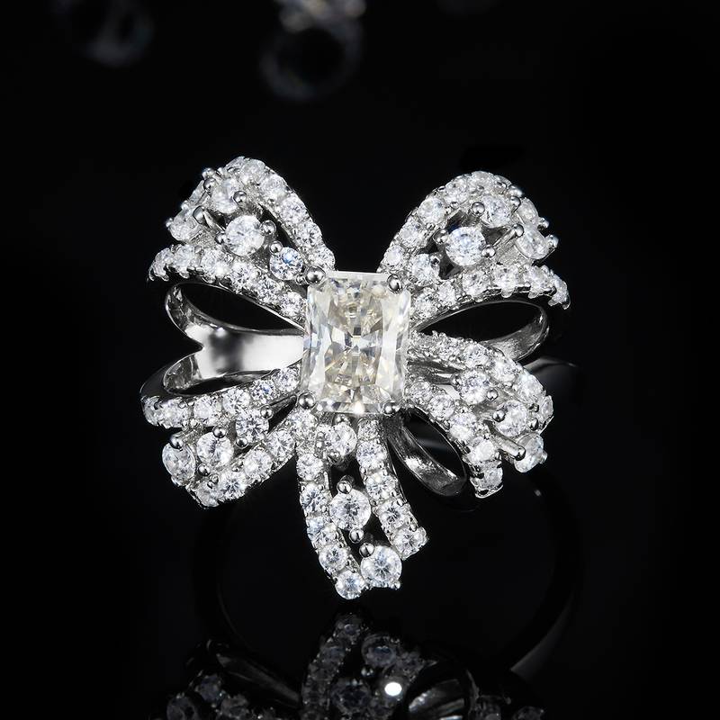 满钻Affordable Luxury蝴蝶结Women's RingS925银镀白金定制选款主石Moissanite1.0ct/副石高碳钻
