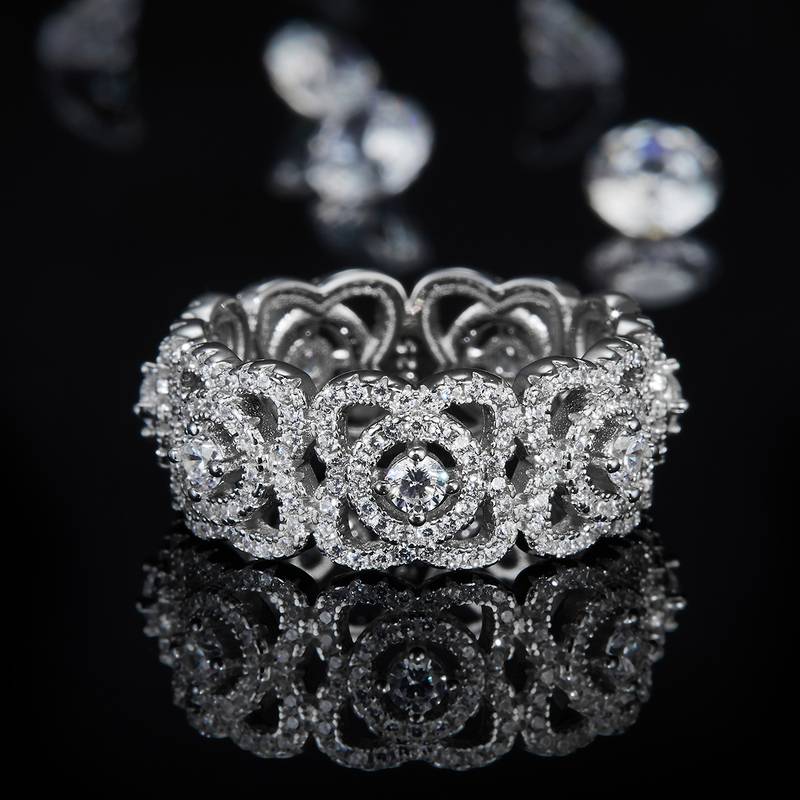 轻奢满钻排戒S925银镀白金女戒定制选款副石莫桑钻1.5ct