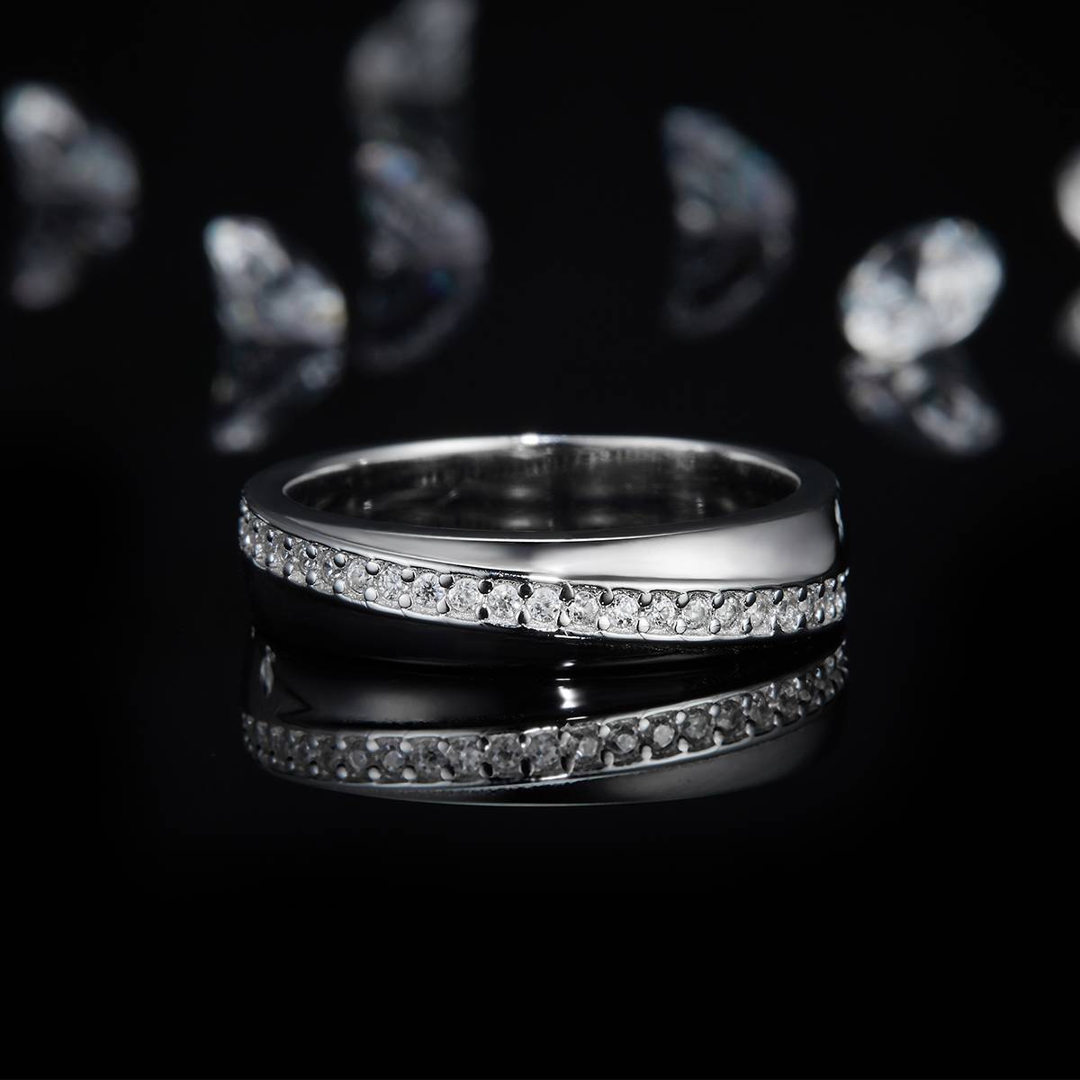 简约排戒S925银镀白金女戒定制选款副石莫桑钻0.15ct