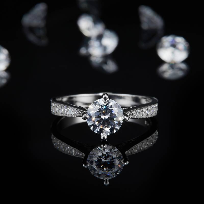 微镶四爪Women's RingS925银镀白金Women's Ring定制选款主石Moissanite1.0ct/副石高碳钻