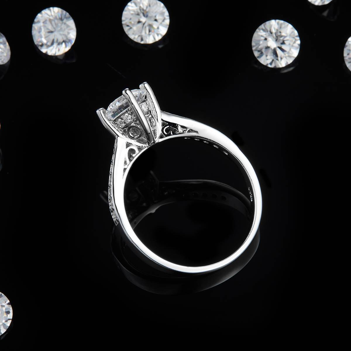 Micro Inlaid Four Claw Women's Ring S925 Silver Plated Platinum Women's Ring Customized Selection Main Stone Moissanite 1.0ct/Sub Stone Cubic Zirconia