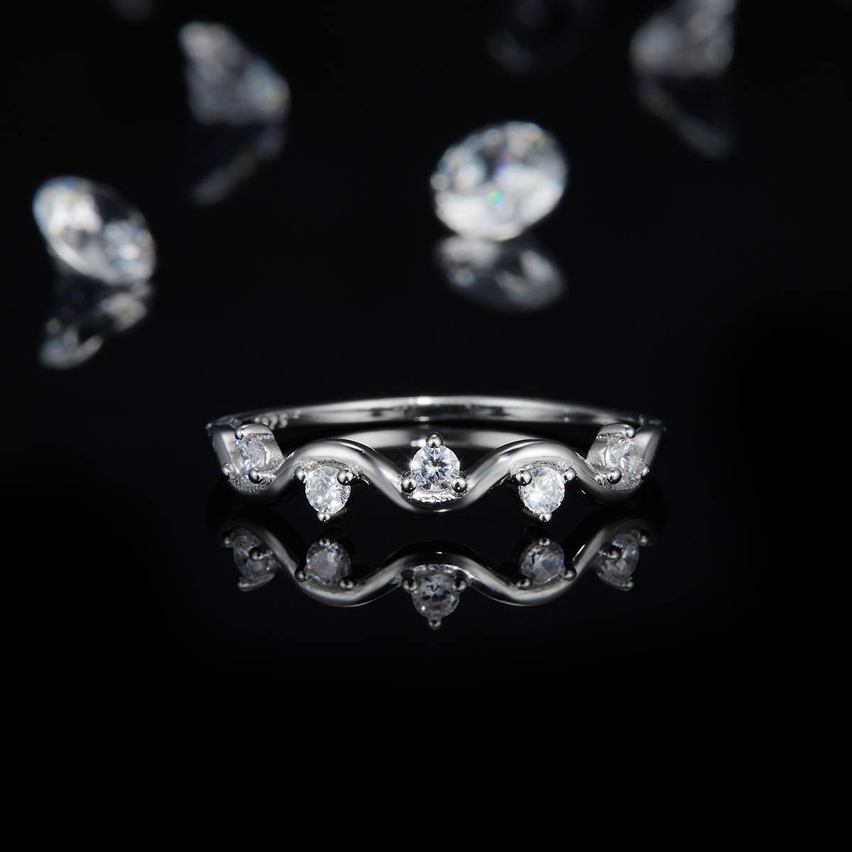 简约女戒S925银镀白金定制选款副石莫桑钻0.15ct