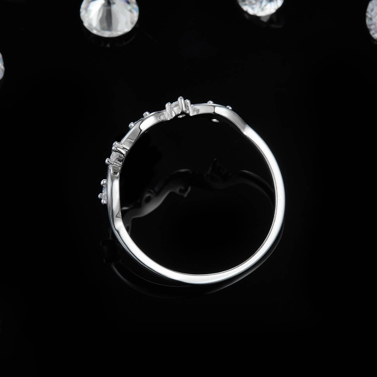 简约女戒S925银镀白金定制选款副石莫桑钻0.15ct