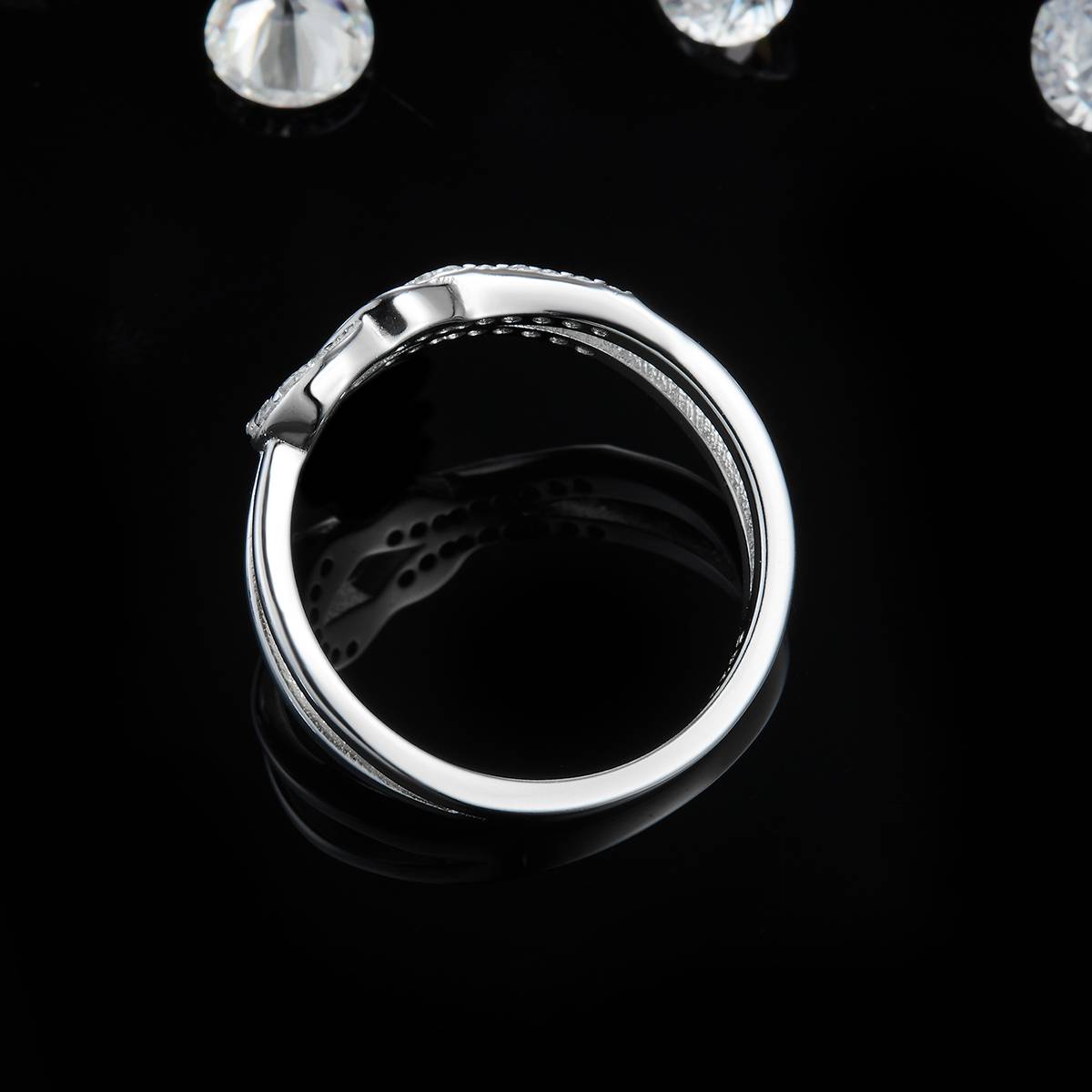 Simplified S925 Silver Plated Platinum Women's Ring Customized Selection Side Stone Moissanite 0.17ct