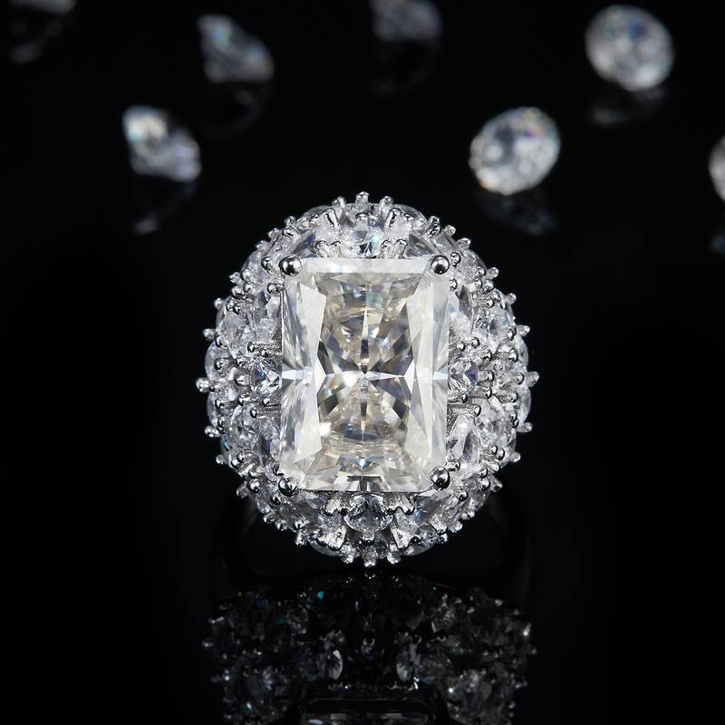 豪华祖母绿切割女戒S925银镀白金定制选款莫桑钻10.0ct/副石高碳钻