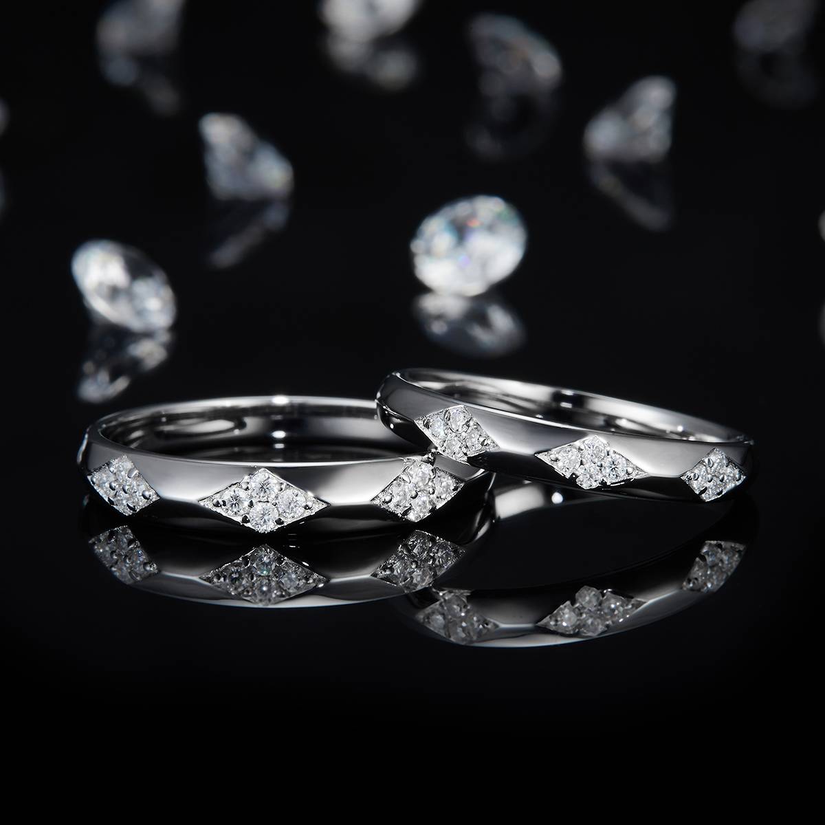 Simple and stylish S925 silver plated platinum couple ring custom selection Side Stone Moissanite 0.1ct