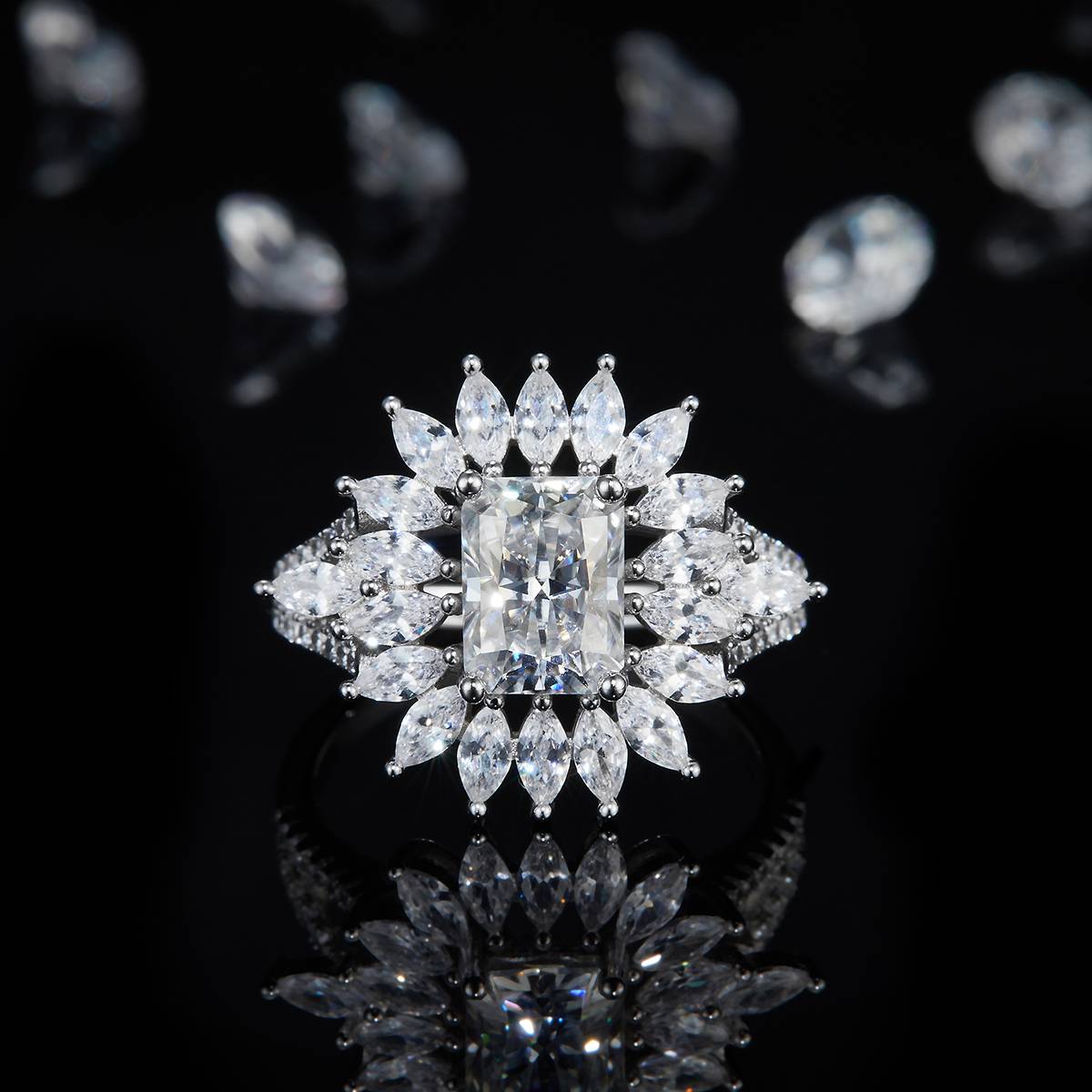 满钻祖母绿切割女戒S925银镀白金定制选款主石莫桑钻2.5ct/副石高碳钻