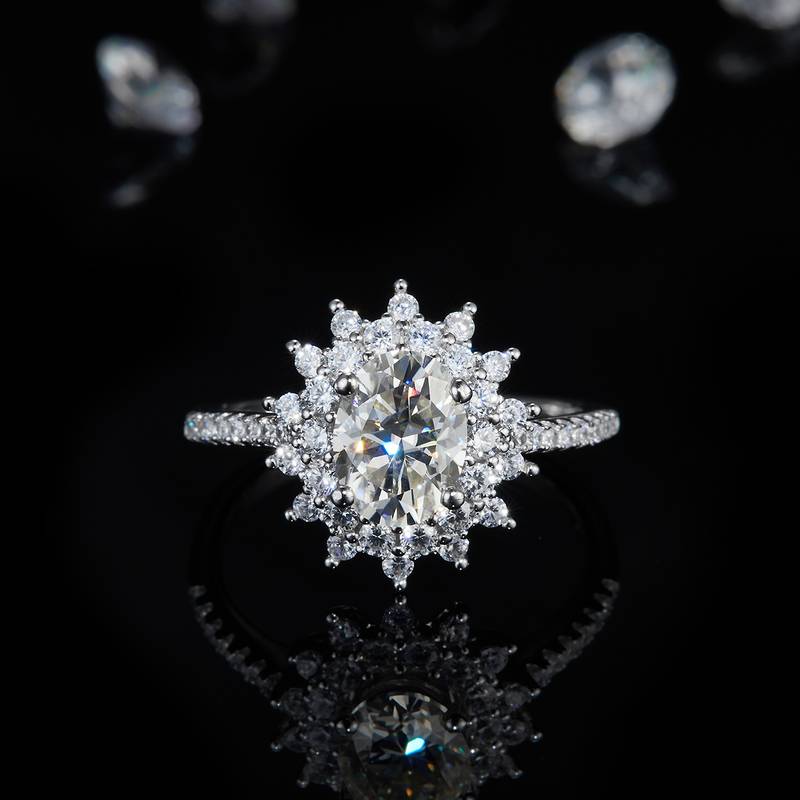 微镶太阳花蛋形Women's RingS925银镀白金定制选款主石Moissanite1.5ct/副石高碳钻
