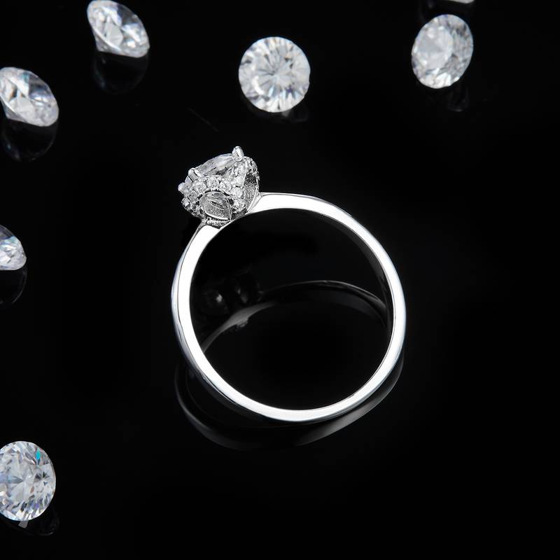 光臂花苞四爪女戒S925银镀白金定制选款莫桑钻1.0ct/副石高碳钻
