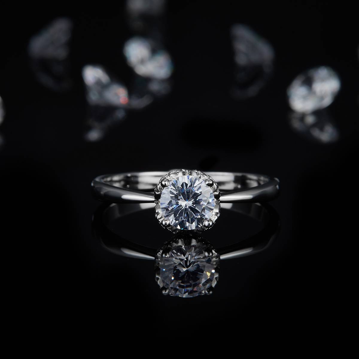 光臂花苞四爪女戒S925银镀白金定制选款莫桑钻1.0ct/副石高碳钻
