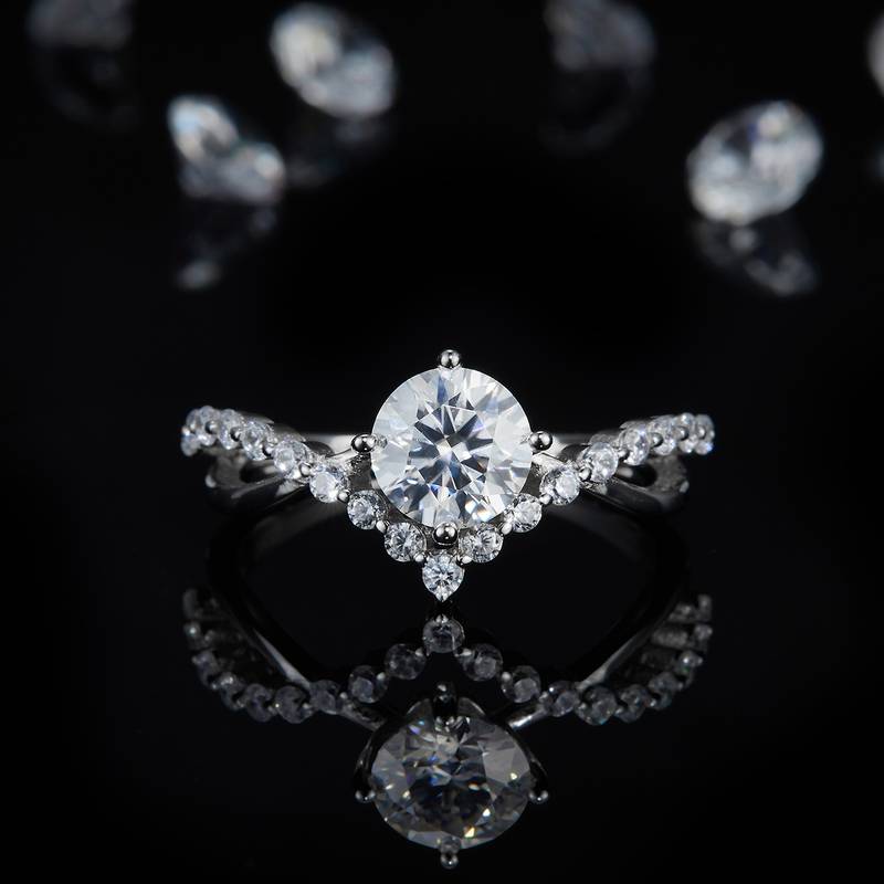 V形Women's RingS925银镀白金定制选款主石Moissanite1.0ct/副石高碳钻