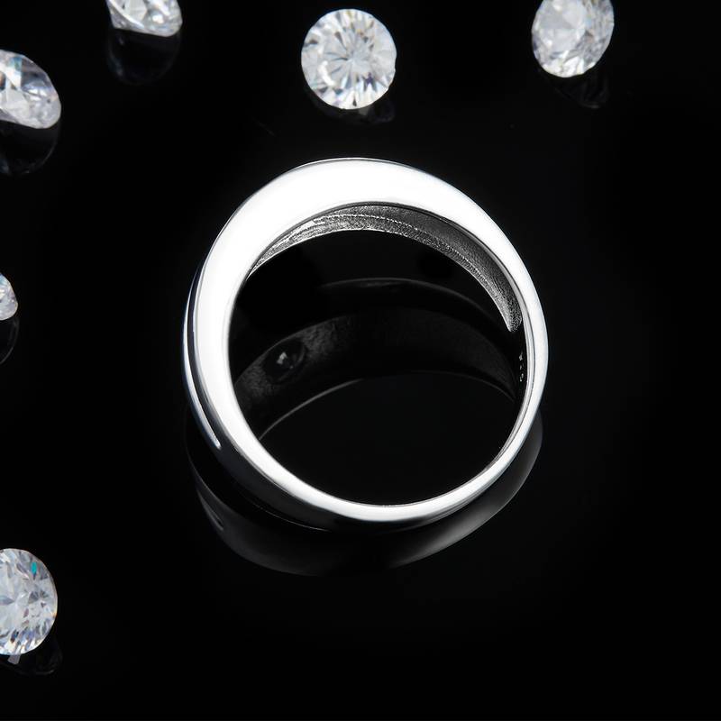 简约风男戒S925银镀白金定制选款主石莫桑钻0.5ct
