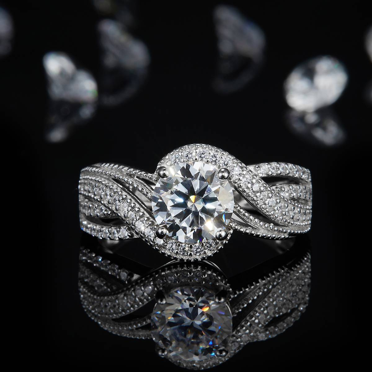 满钻扭臂女戒S925银镀白金定制选款主石莫桑钻1.2ct/副石高碳钻