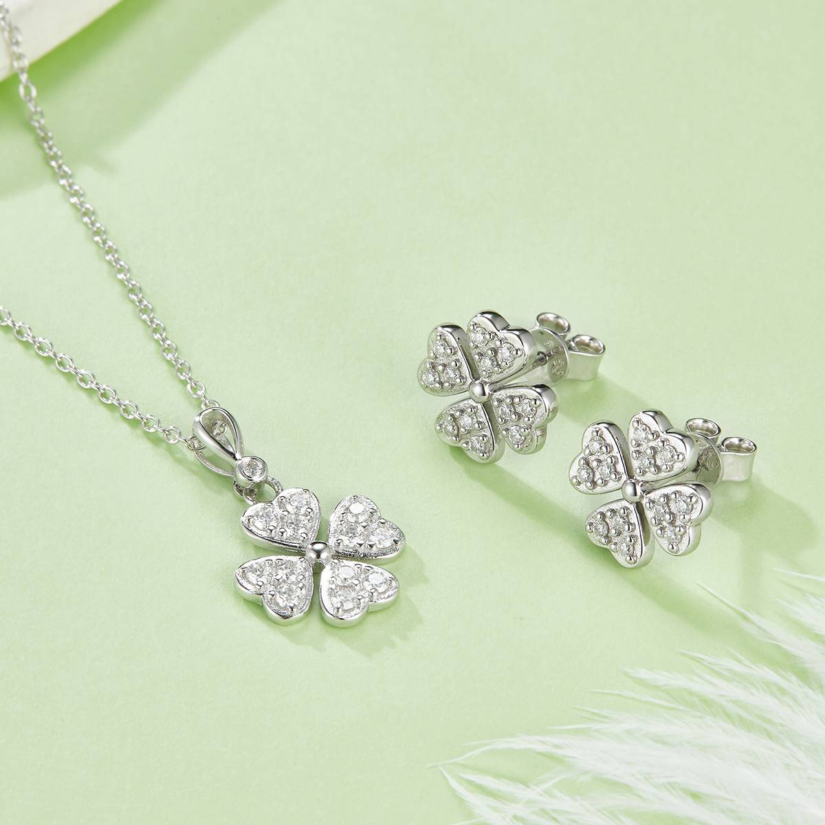 DSYP25四叶草S925银镀白金莫桑钻厘石吊坠耳钉套装0.38ct/0.6ct