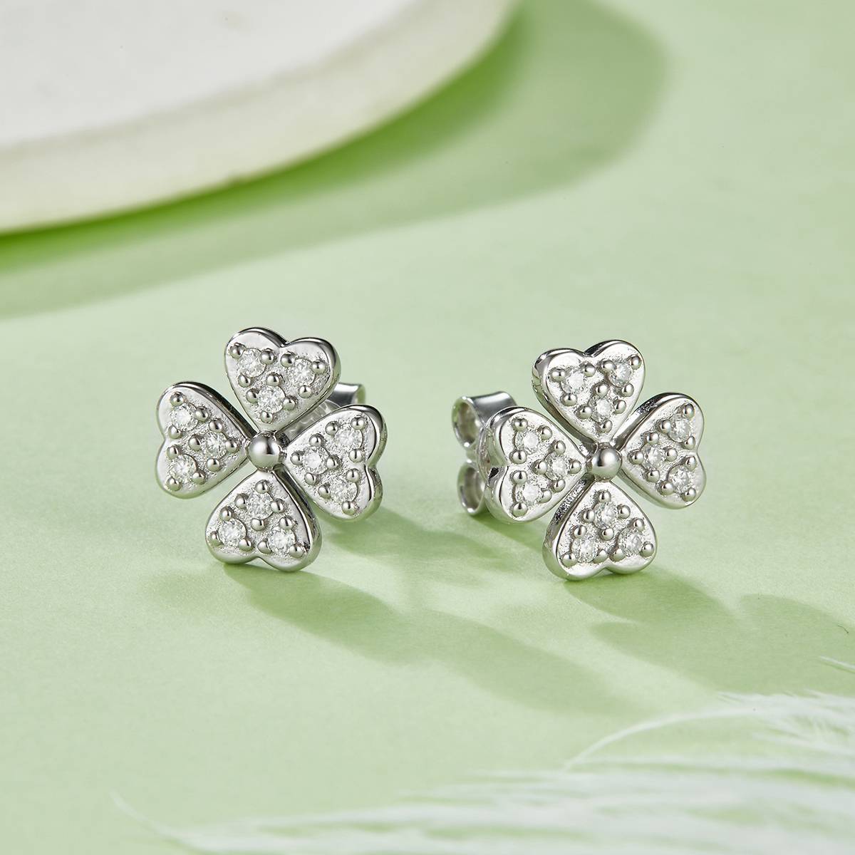DSYP25四叶草S925银镀白金莫桑钻厘石吊坠耳钉套装0.38ct/0.6ct