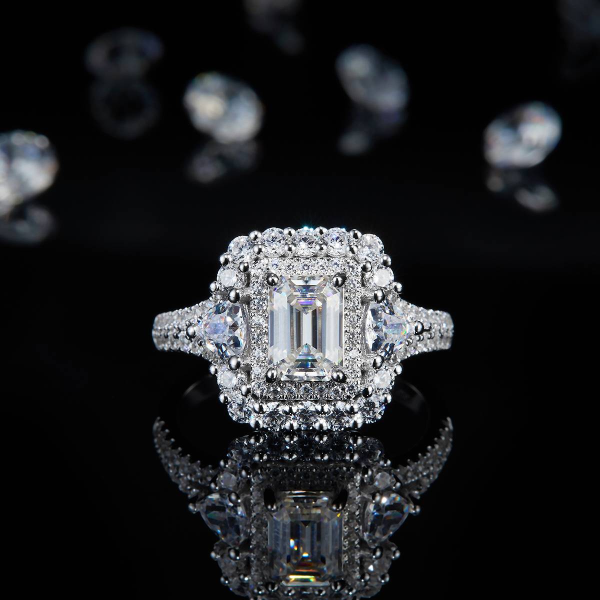 Light Luxury Emerald Cut Women's Ring S925 Silver Plated Platinum Customized Selection Main Stone Moissanite 1.0ct/Side Stone Cubic Zirconia