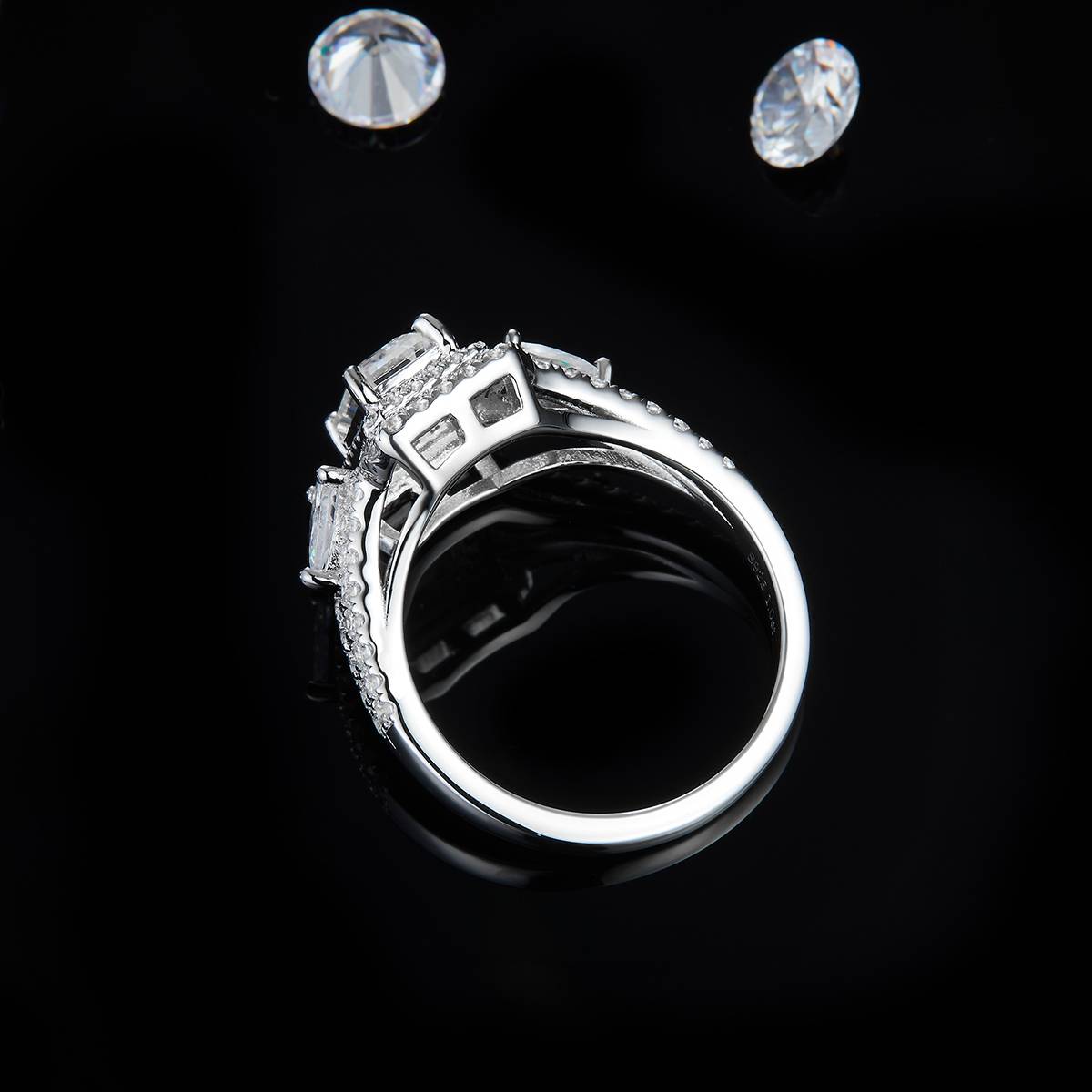 Light luxury rectangular diamond women's ring S925 silver plated platinum custom selection main stone Moissanite 1.0ct/Side Stone Cubic Zirconia