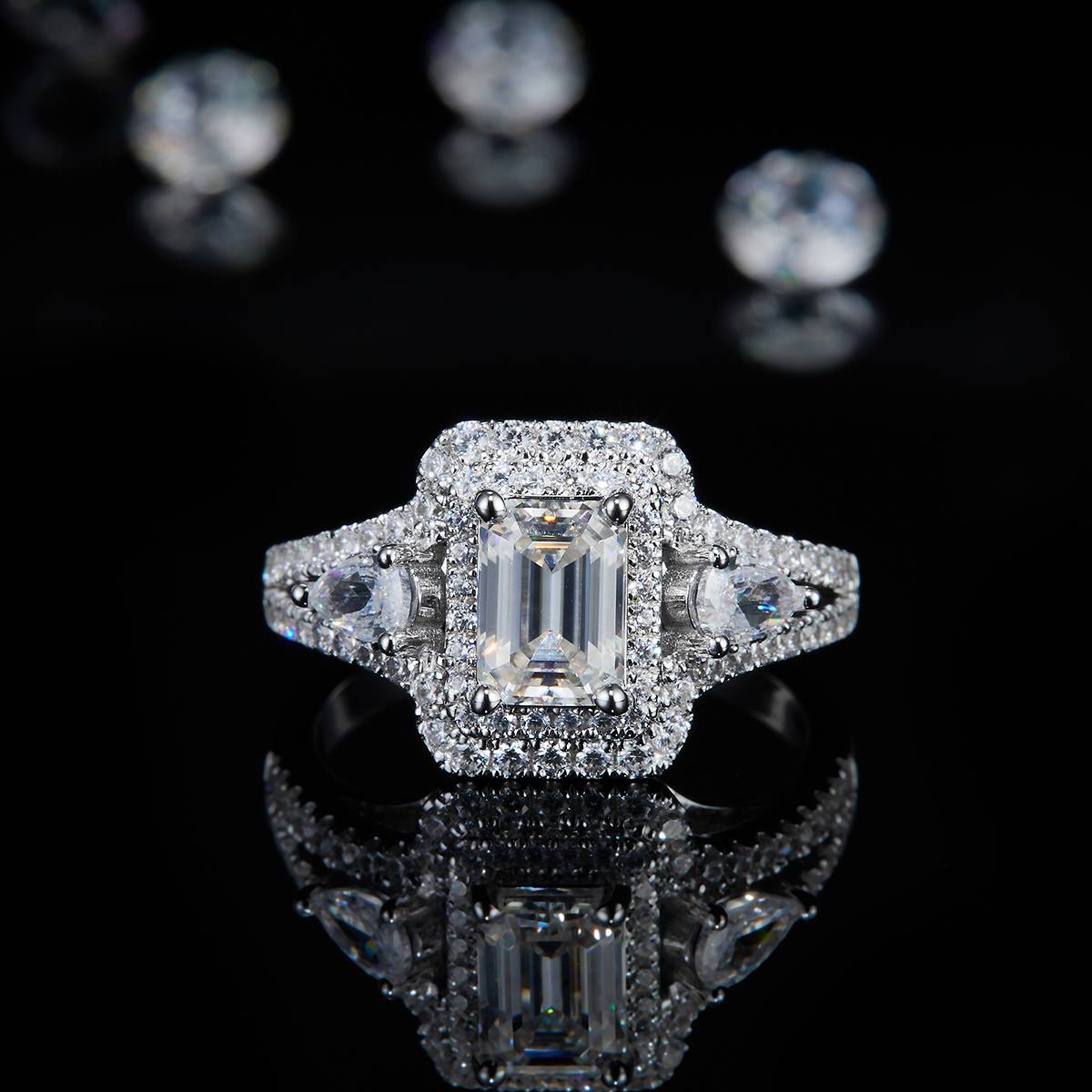 Light luxury rectangular diamond women's ring S925 silver plated platinum custom selection main stone Moissanite 1.0ct/Side Stone Cubic Zirconia