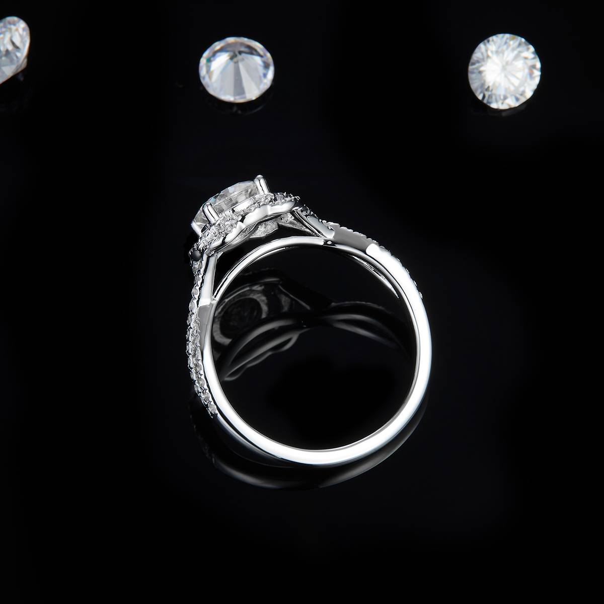 扭臂女戒S925银镀白金定制选款主石莫桑钻1.0ct/副石高碳钻