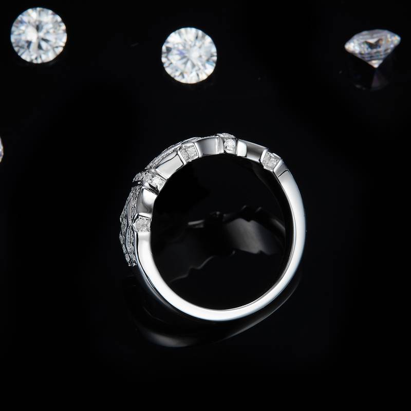 Fashion款排戒S925银镀白金Women's Ring定制选款副石Moissanite0.83ct