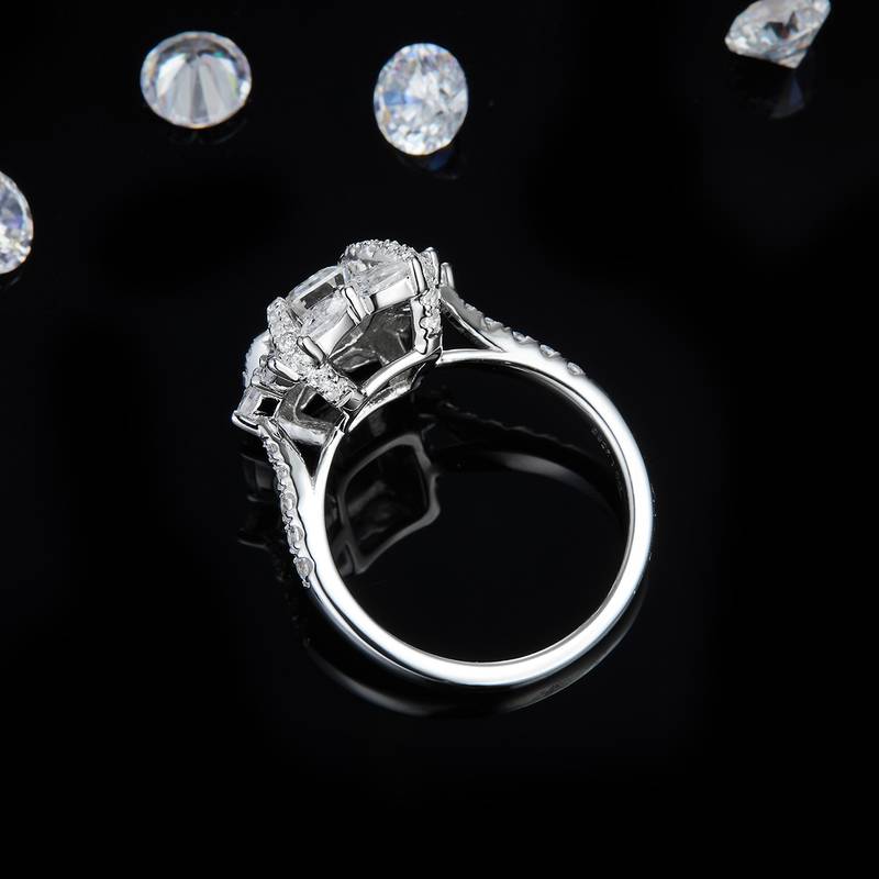 梨形小钻围镶长方钻Women's RingS925银镀白金定制选款主石Moissanite1.0ct/副石高碳钻