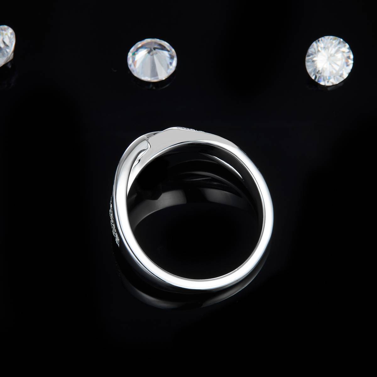 Twisted arm X-shaped ring S925 silver plated platinum women's ring custom selection Side Stone Moissanite 0.26ct