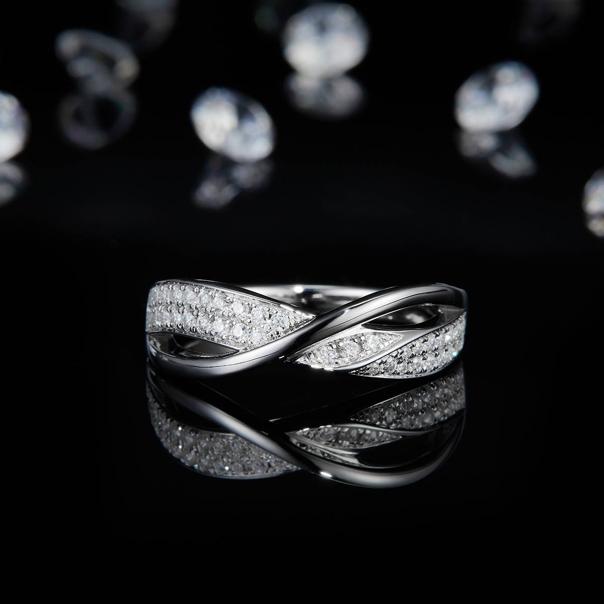 Twisted arm X-shaped ring S925 silver plated platinum women's ring custom selection Side Stone Moissanite 0.26ct