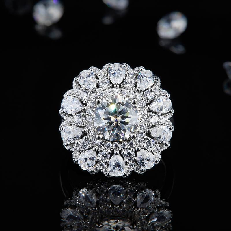 豪华款梨形小钻围镶Women's RingS925银镀白金定制选款主石Moissanite2.0ct/副石高碳钻
