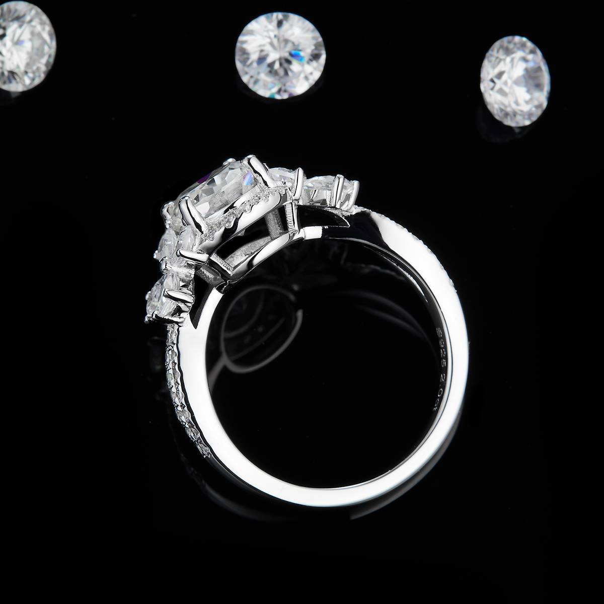 Oval Women's Ring S925 Silver Plated Platinum Customized Selection Main Stone Moissanite 2.0ct/Side Stone Cubic Zirconia