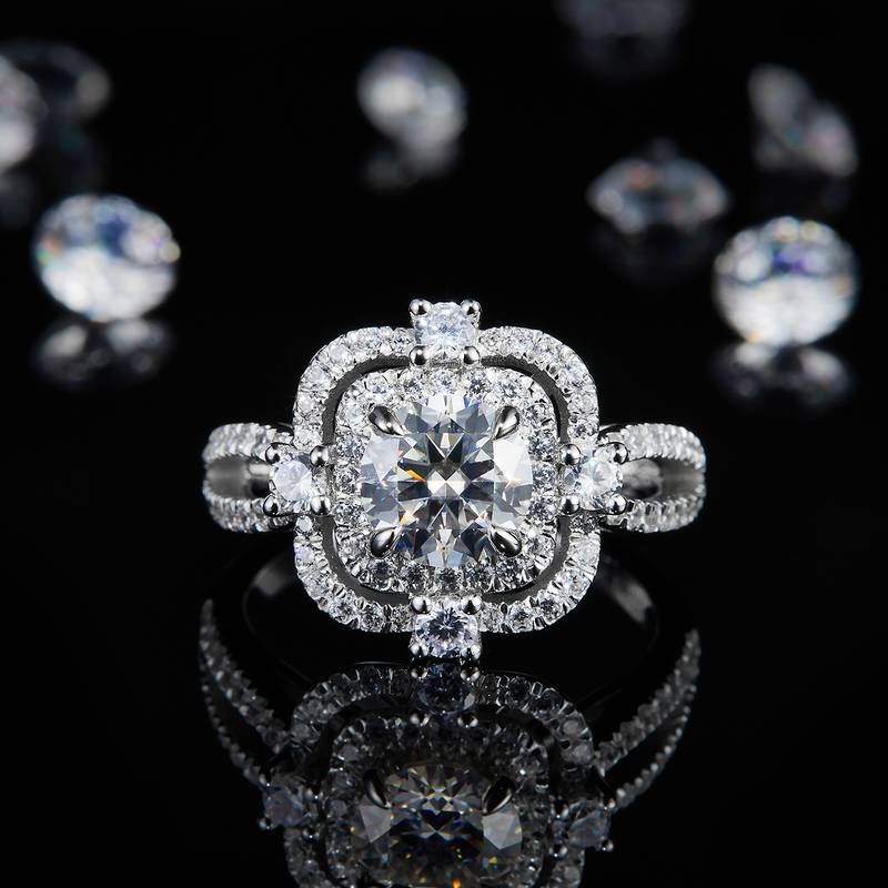 Affordable LuxuryWomen's RingS925银镀白金定制选款主石Moissanite1.0ct/副石高碳钻