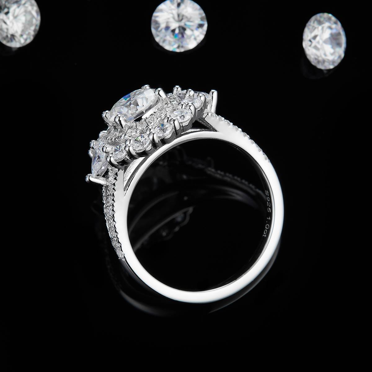 轻奢满钻女戒S925银镀白金定制选款主石莫桑钻1.0ct/副石高碳钻