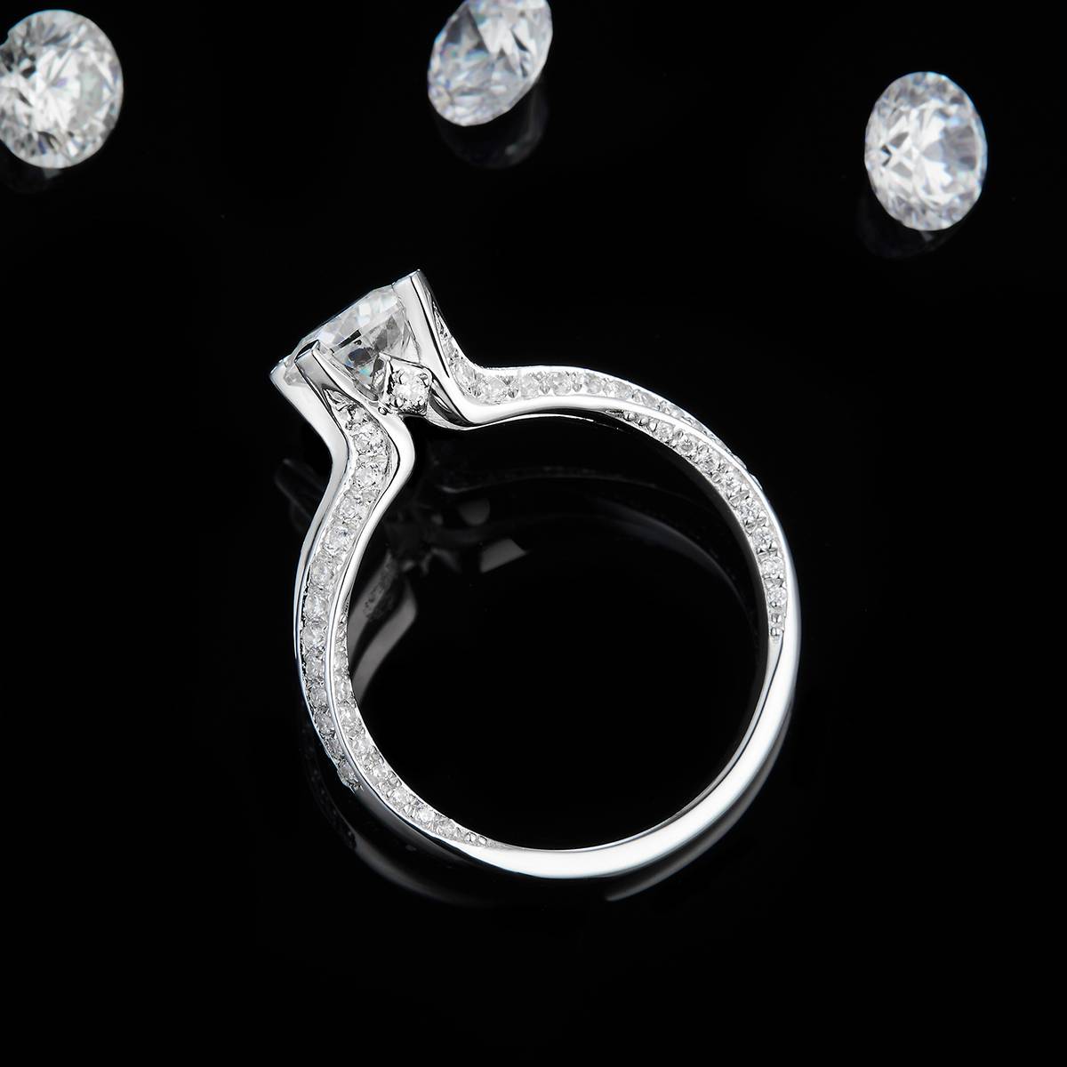轻奢Y臂四爪女戒S925银镀白金定制选款主石莫桑钻1.0ct/副石高碳钻