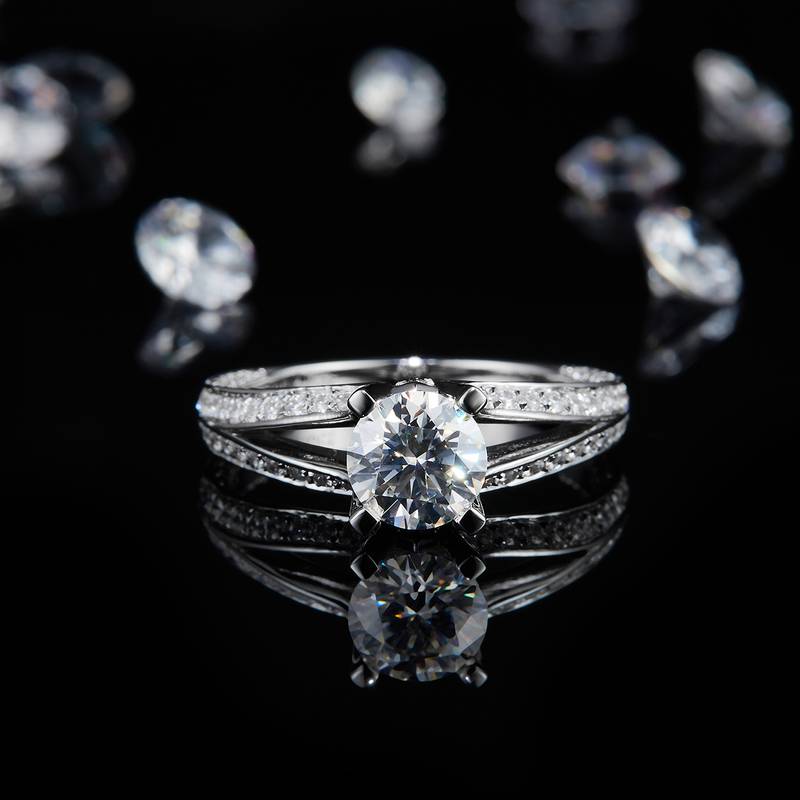 Affordable LuxuryY臂四爪Women's RingS925银镀白金定制选款主石Moissanite1.0ct/副石高碳钻