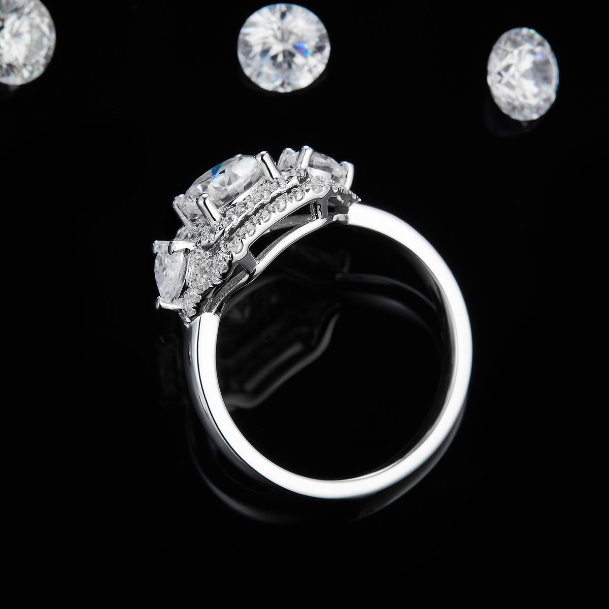 三石款方包女戒S925银镀白金定制选款主石莫桑钻1.0ct/副石高碳钻