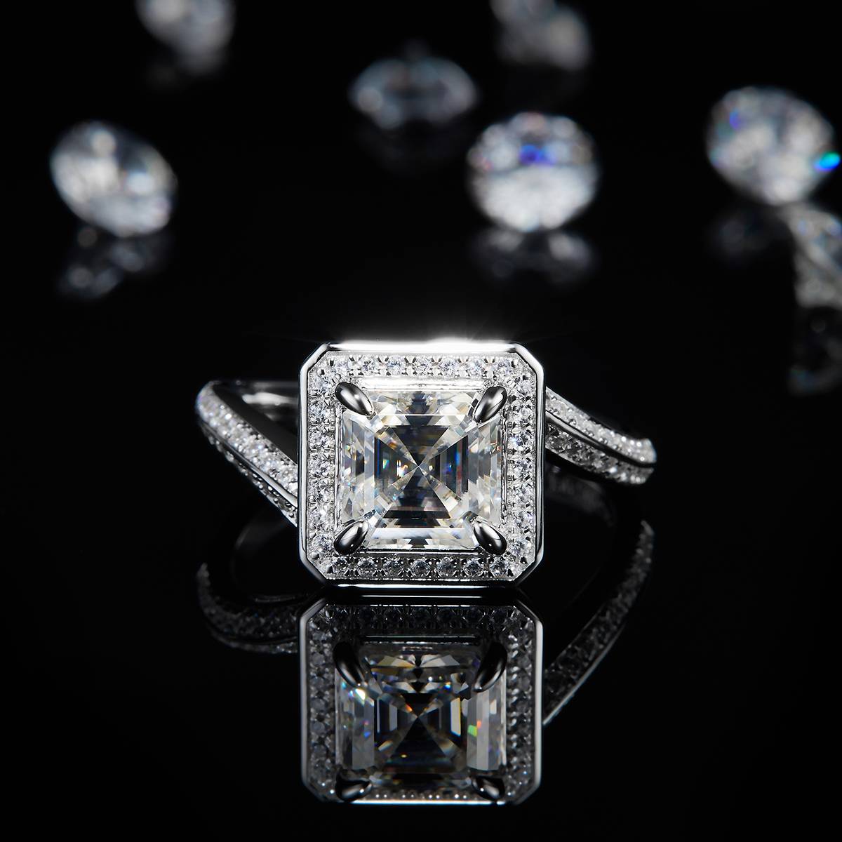 扭臂方钻女戒S925银镀白金定制选款主石莫桑钻2.0ct/副石高碳钻